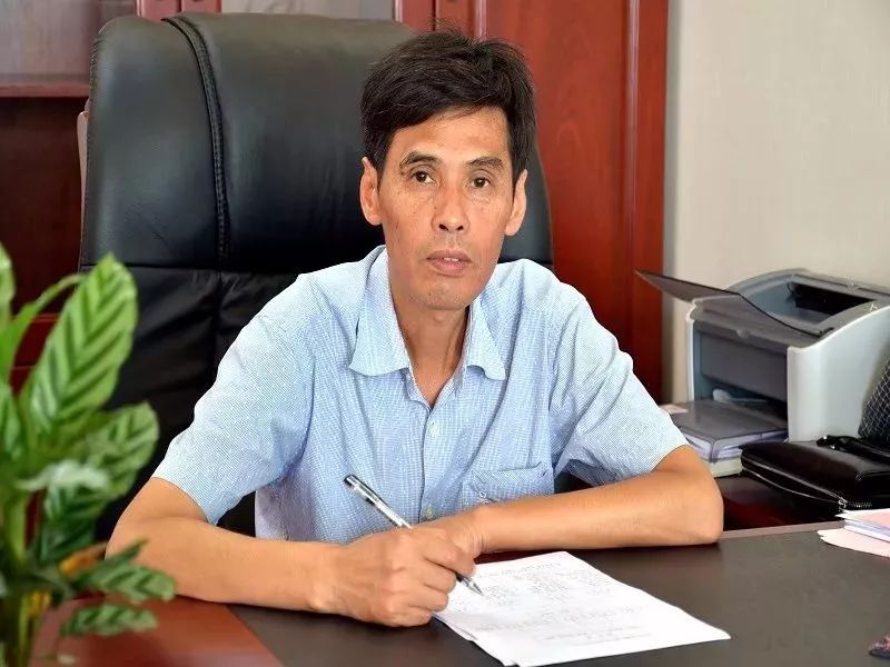 姜堰这所学校校长的经历太神奇!市委书记都.