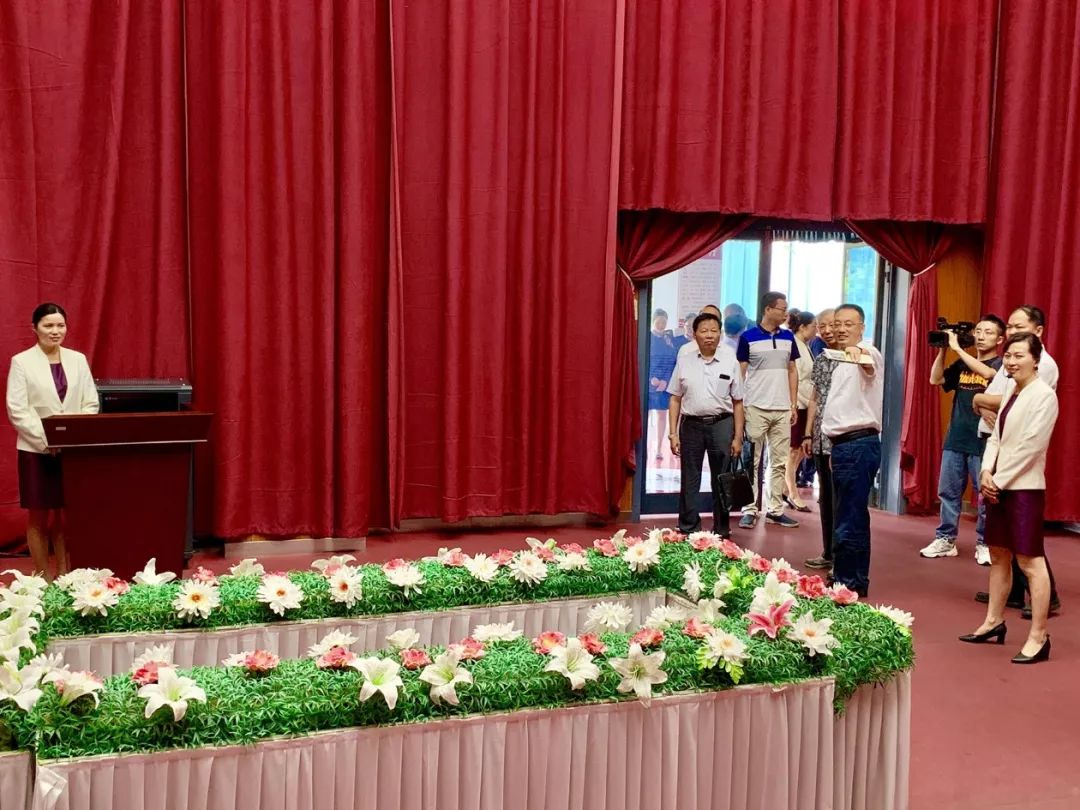 温馨的告别厅镇江市栗子山公墓色彩缤纷的玫瑰园墓区2019年9月12日第