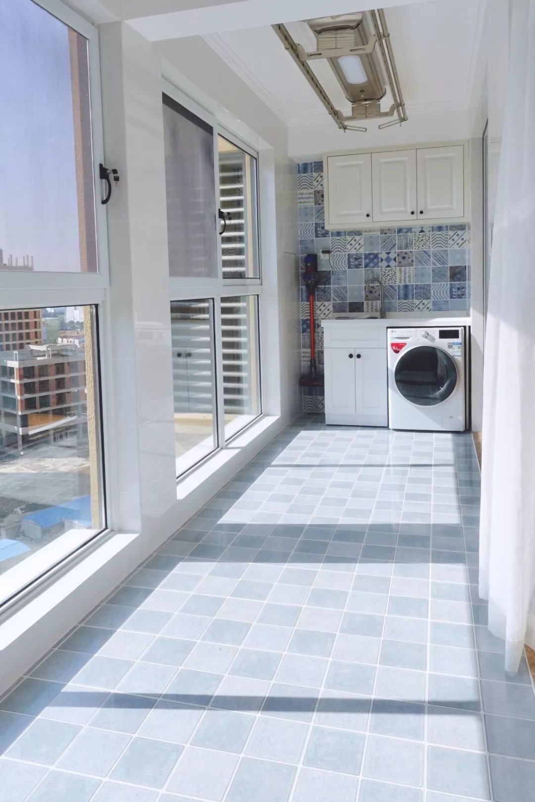 阳台地面彩色砖,耐脏好看,活泼自然_地砖