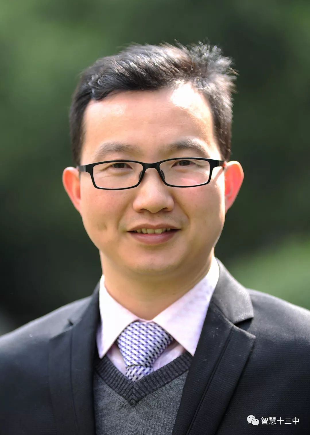 李建伟老师——高三(5)班 马驰在今年4月的月考中,我考得不好,她不仅