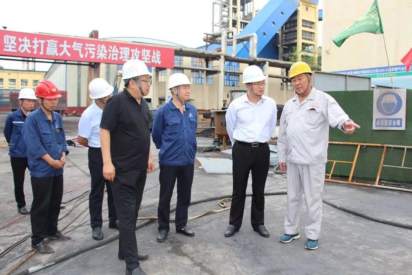 赵哲军对临猗分公司的生产经营情况十分重视,调研中