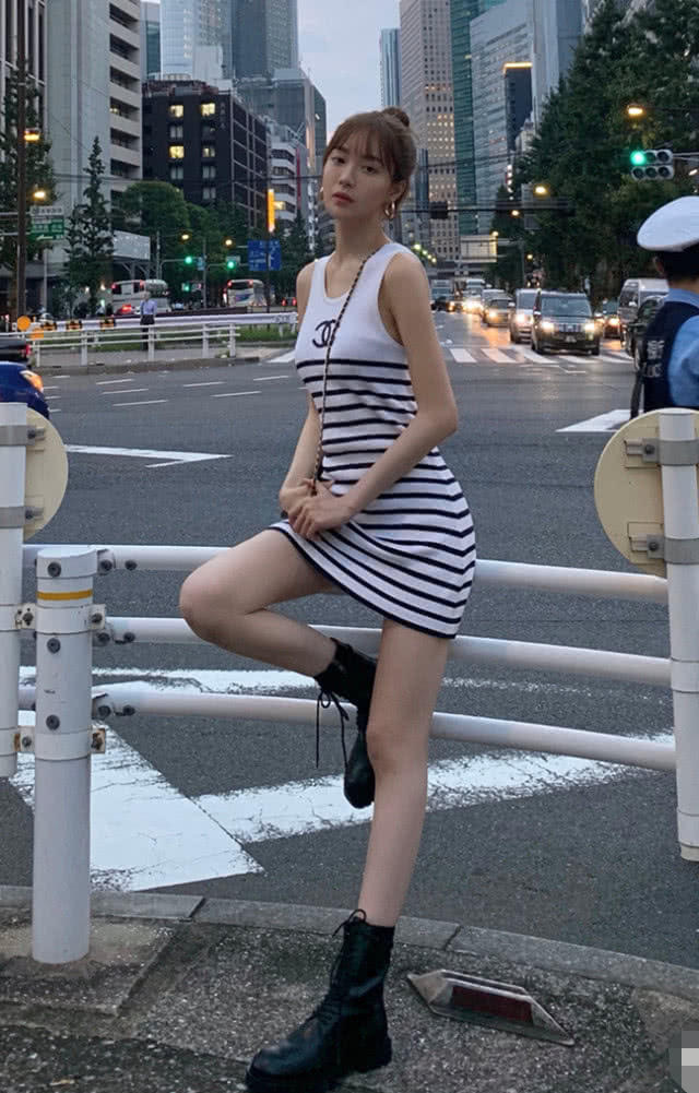 这次小编要介绍的就是被大家称为"腿神"的赵尧珂,1米76的身高在节目里