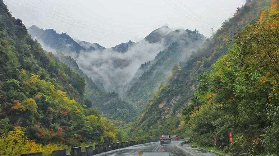 244国道秦岭段风景图片