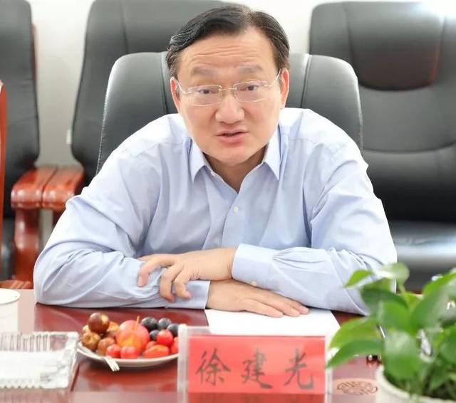 上海中医药大学校长徐建光带队到磐石市交流考察