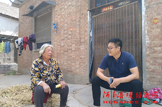 贫困户的贴心人记长垣县赵堤镇大寨村第一书记徐洪坤