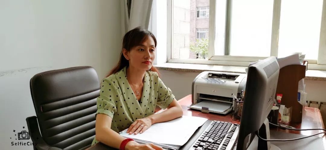 金莹老师用十几年如一日的付出,诠释了这段沉甸甸的的话.