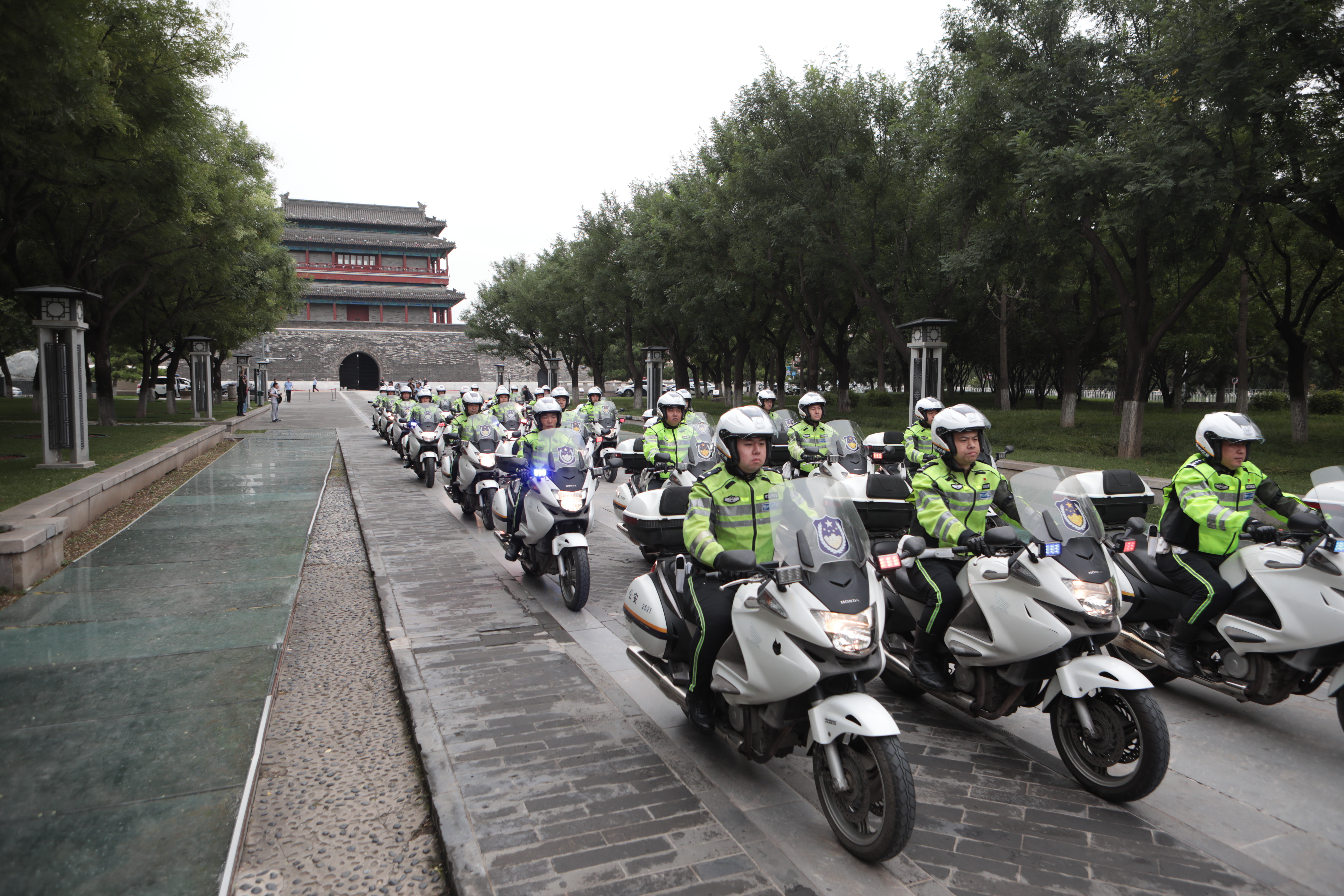 北京交警铁骑图片