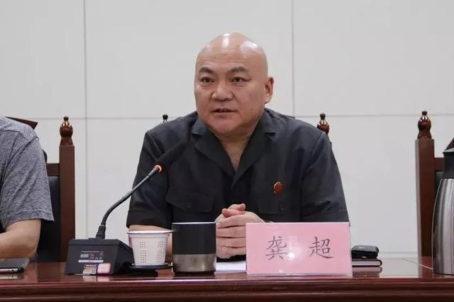 卧龙区法院召开争当李庆军式好法官宣讲暨青年干警联合会成立大会