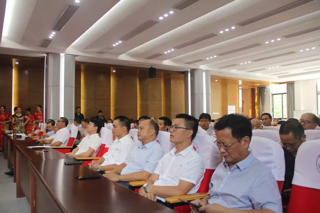 教师节特讯广丰一中举行了第35个教师节庆祝暨表彰大会
