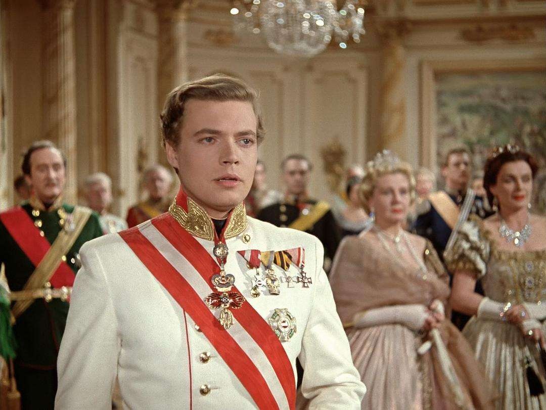 公主嫁给王子,从此过上不幸的生活,然后沉迷美容健身不可自拔_弗兰茨