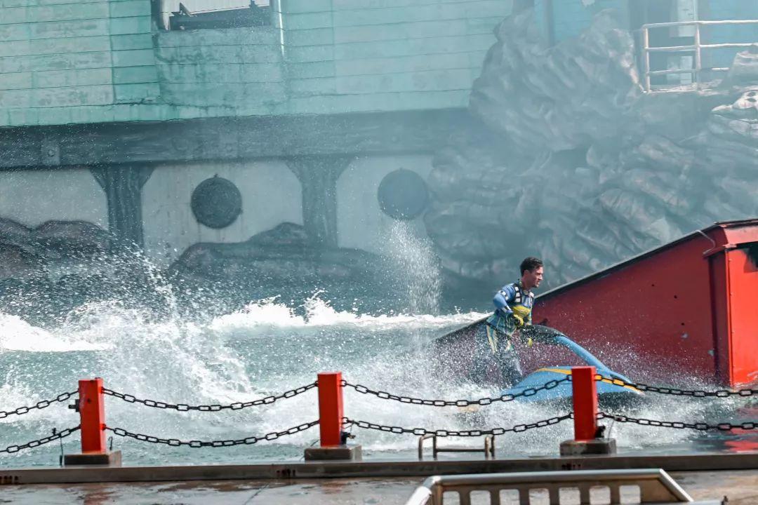 《惊爆危机岛2》每15秒就有一个特技演出,在短短25分钟之内展示出108