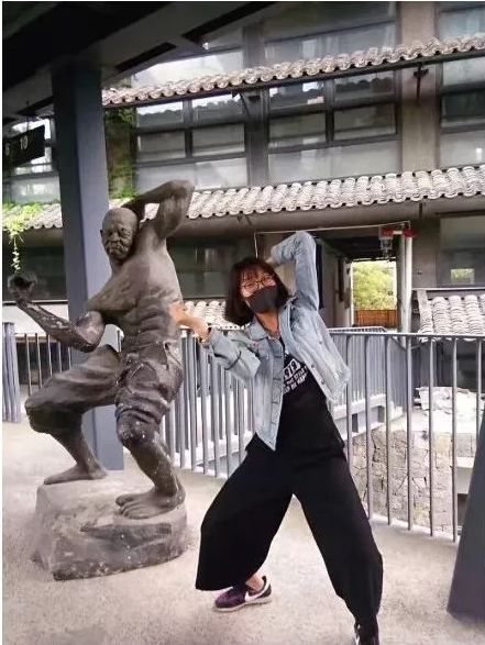 怎么少得了魔性pose安利呢又到了和奇葩室友一起拍照的时候恰逢9月