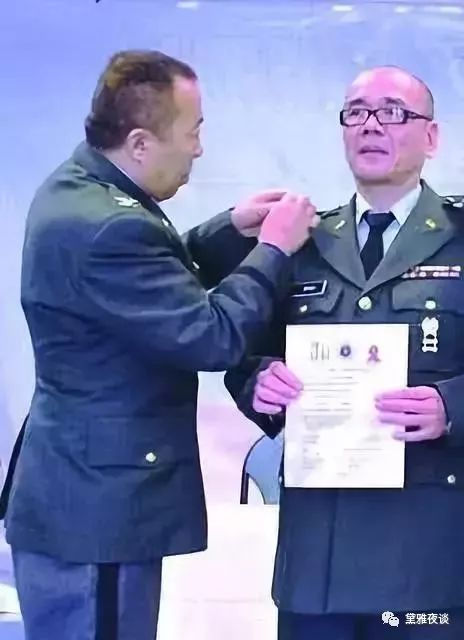 戏精假冒将军骗财骗色狂言你们敢抓少将