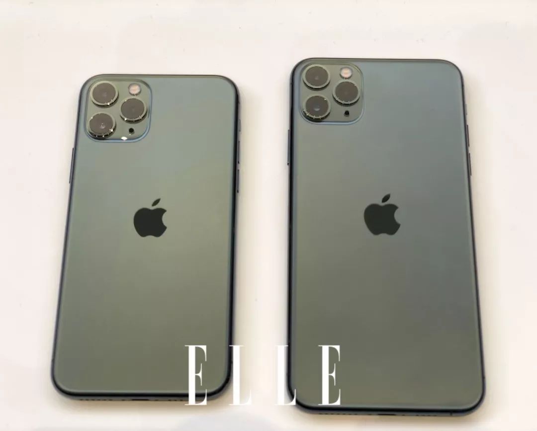 这一抹暗夜绿配上磨砂玻璃的背板,将iphone 11 pro拿在手里,靠在耳边