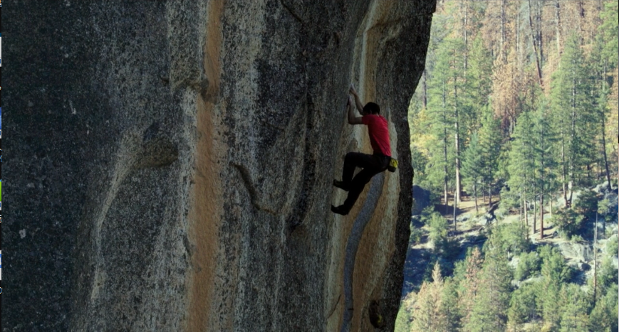 《徒手攀岩》:成功登顶背后的艰辛路程