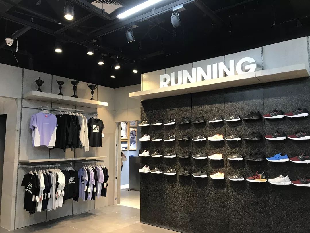 已到店开售本次到店有4色可选看完六叔的亲自示范,赶快来到门店入手吧