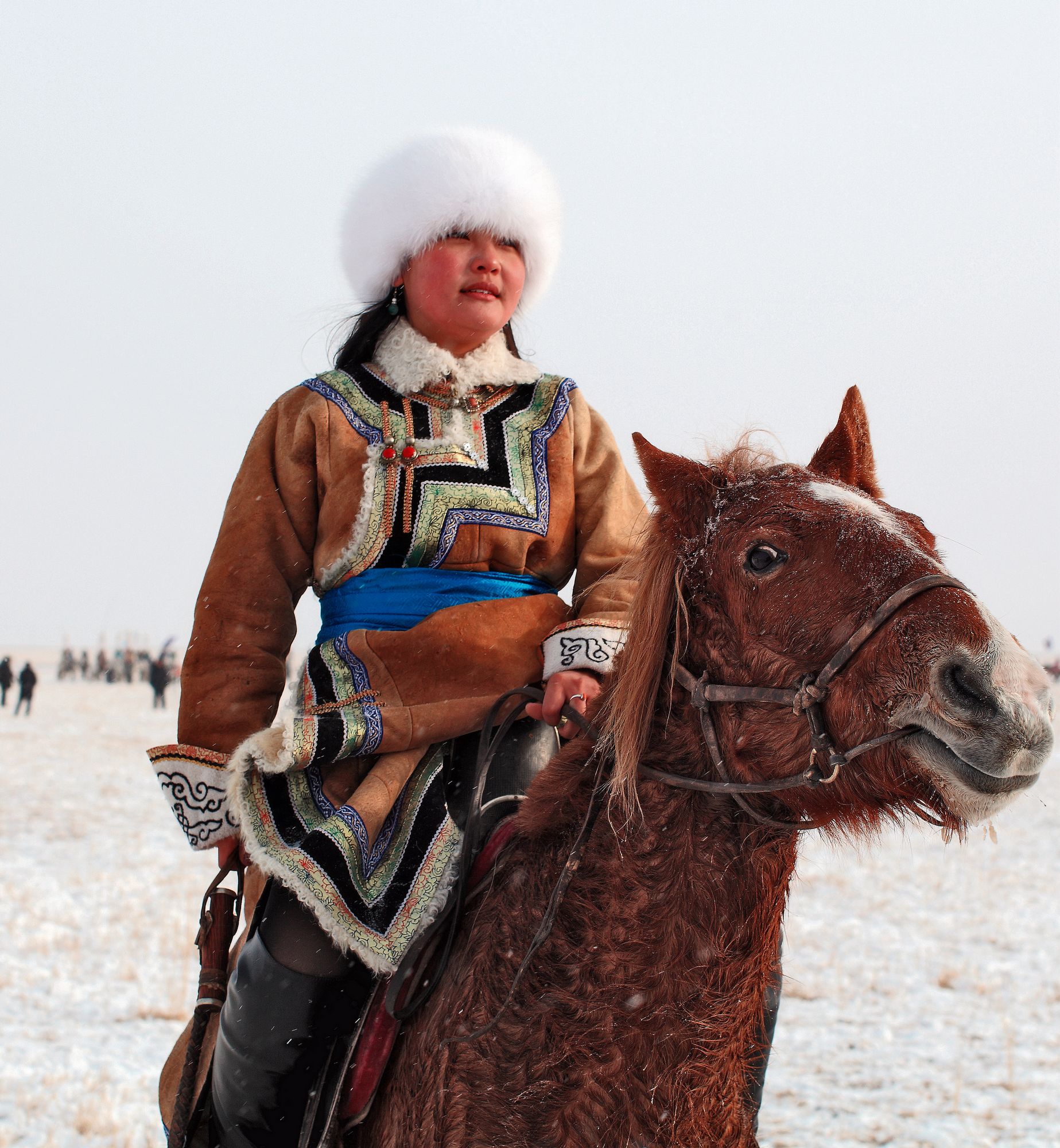 镜头下的蒙古国 漂亮女孩穿着时髦性感开放