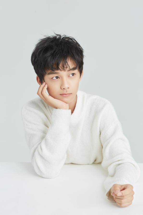 小林制药x新生代演员黄毅聚爱成林为爱发声