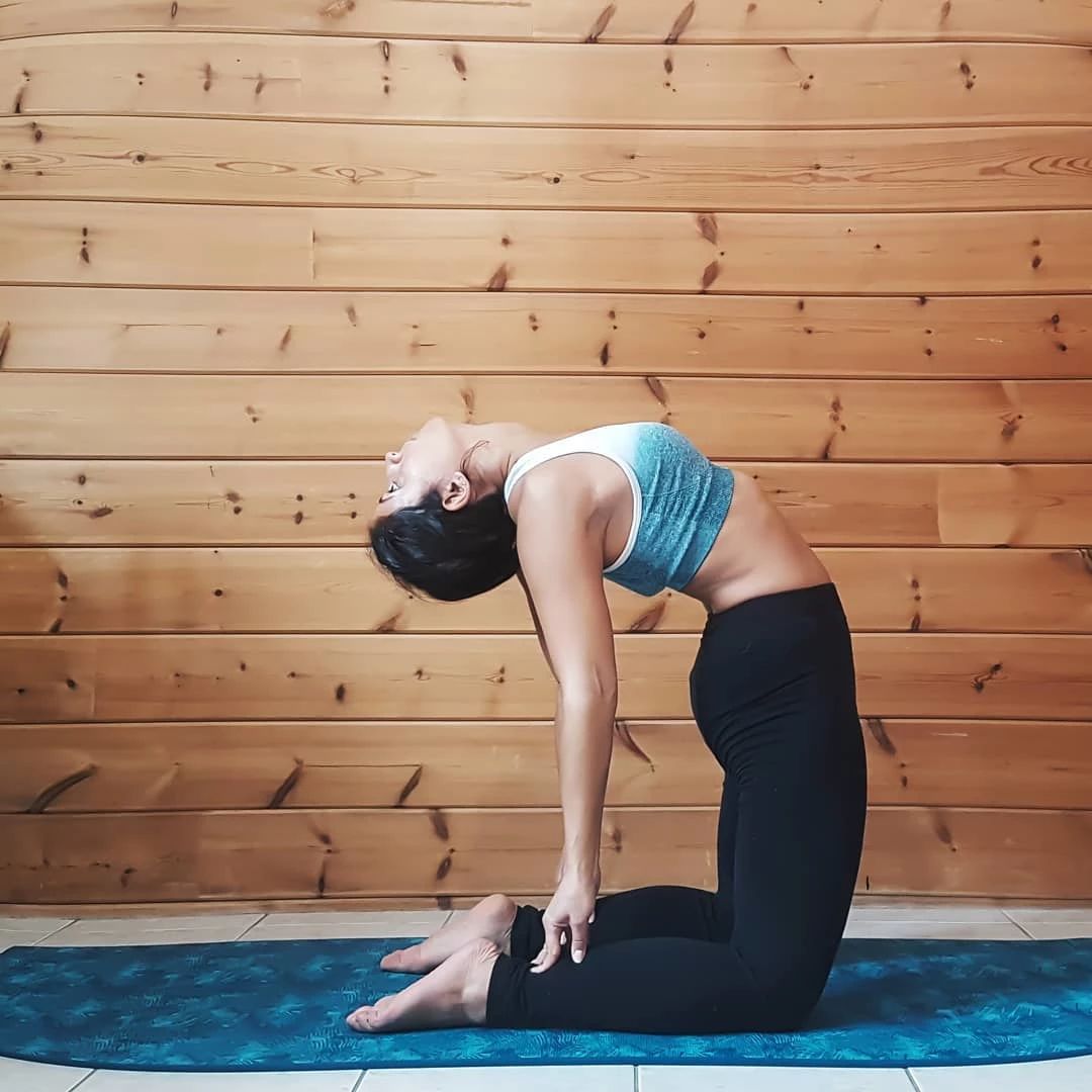 张馨予这次过分了!黑色短裙勾人于无形,配一抹红唇女人魅力十足