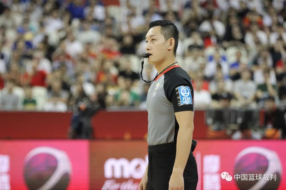 男篮世界杯上海赛区八进四西班牙vs波兰执法裁判图集