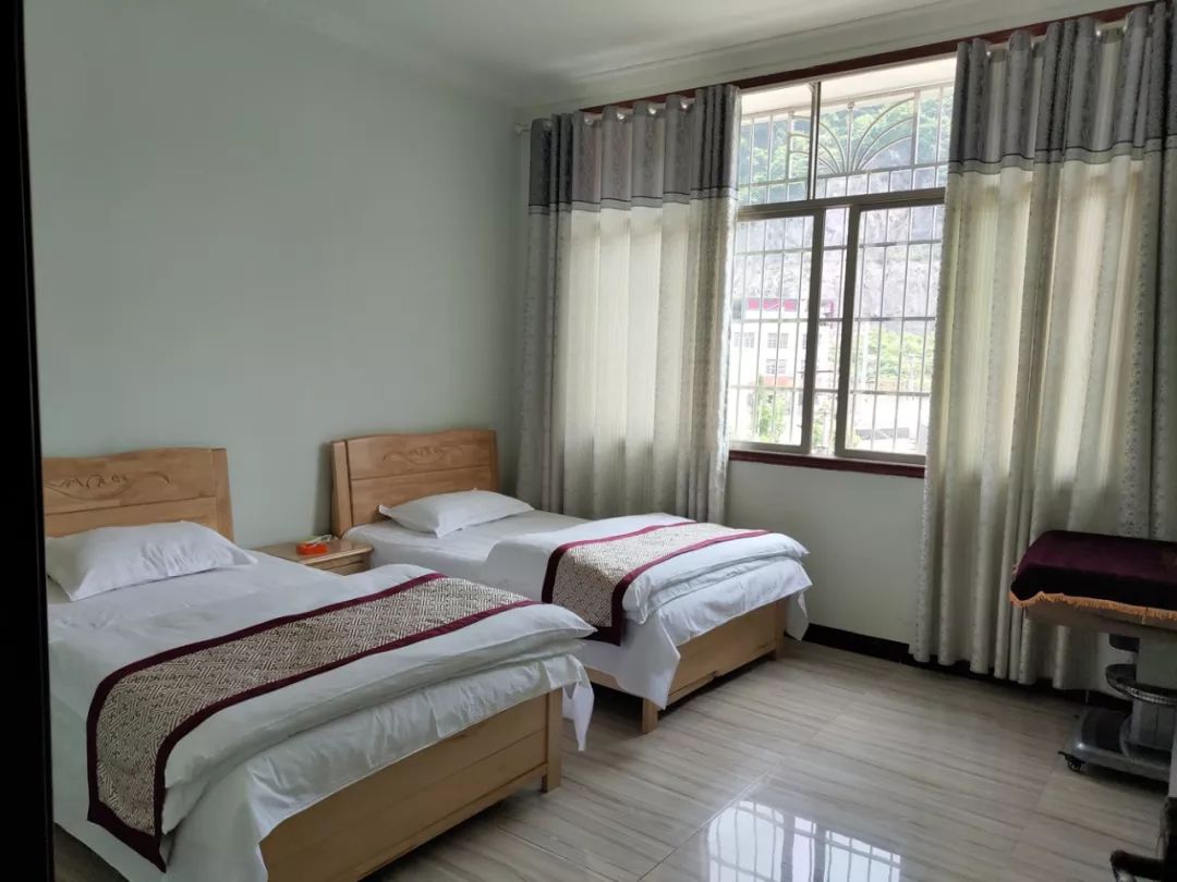 关于贵州省贵定昌明镇四百户路2号附2号拆迁安置房屋5层自建房屋的