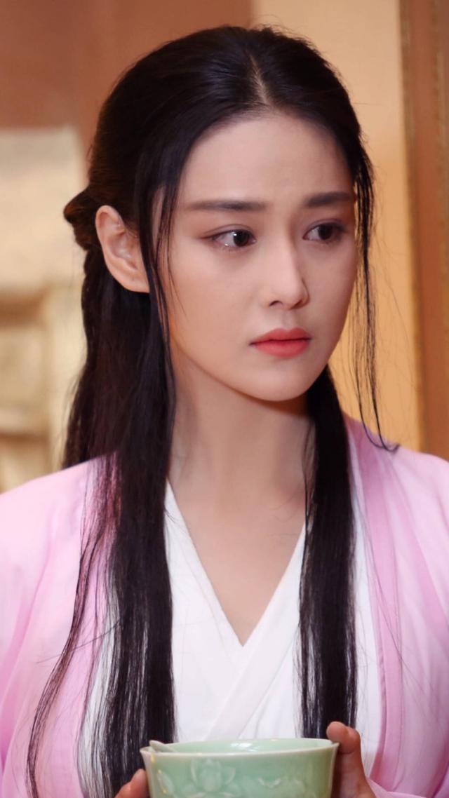 张馨予这几年一直在尝试转型,从她拍的电视剧就可以看出来,她本人也是