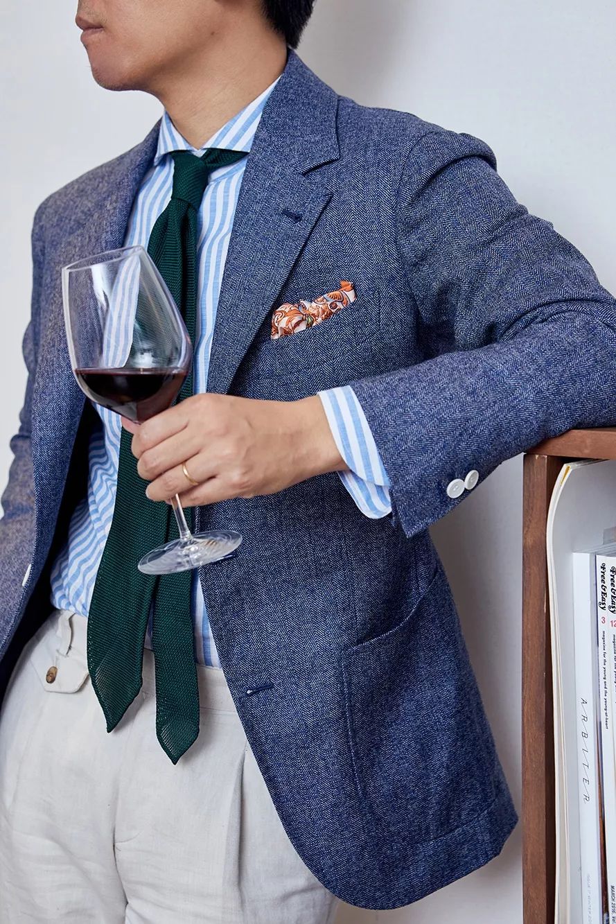 中秋送礼怕落俗, 优雅绅士亲测这款奔富混酿葡萄酒才最有品_izak