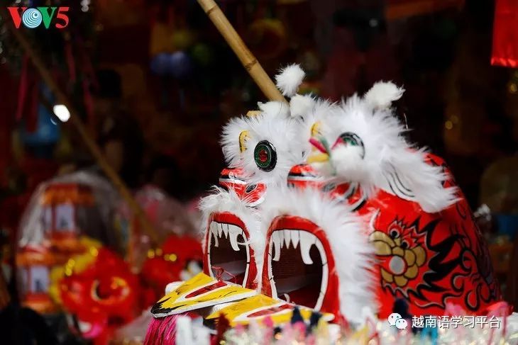 越南中秋节也称儿童节,在河内有这样一条充满节日气氛的古街道