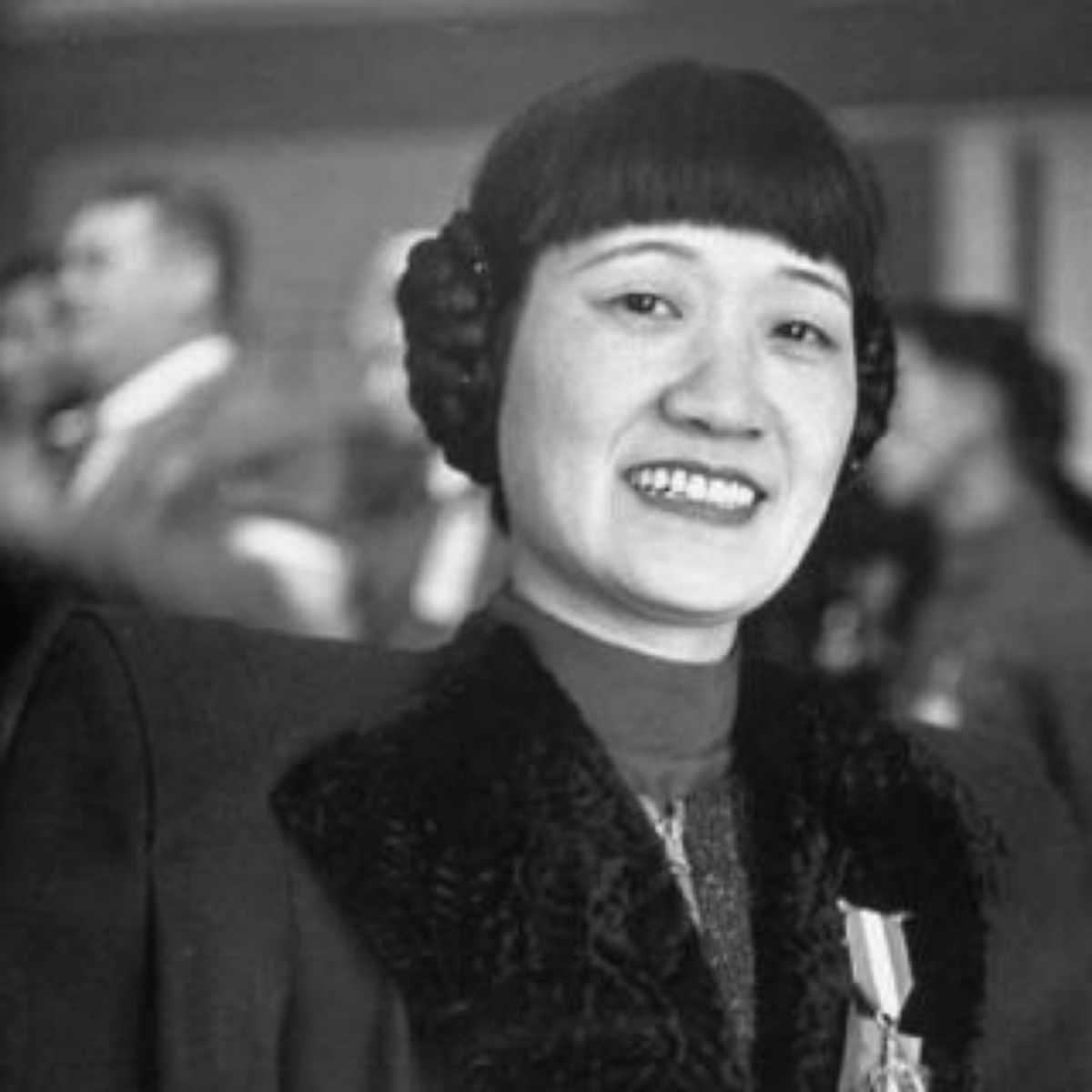 发现徐悲鸿有外遇后，前妻为了报复他，竟做了一个男人33年的情妇-搜狐大视野-搜狐新闻