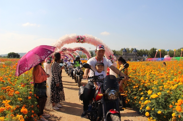 察尔森镇时间花园景区9月7日正式开园迎客