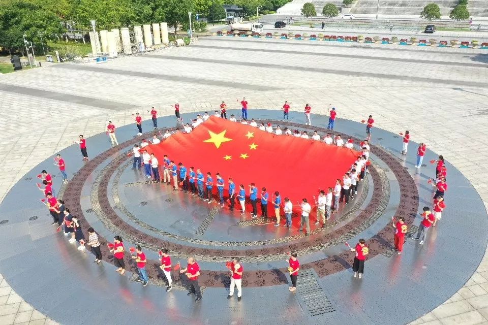 鎮海最美勞動者向祖國母親獻上最美祝福