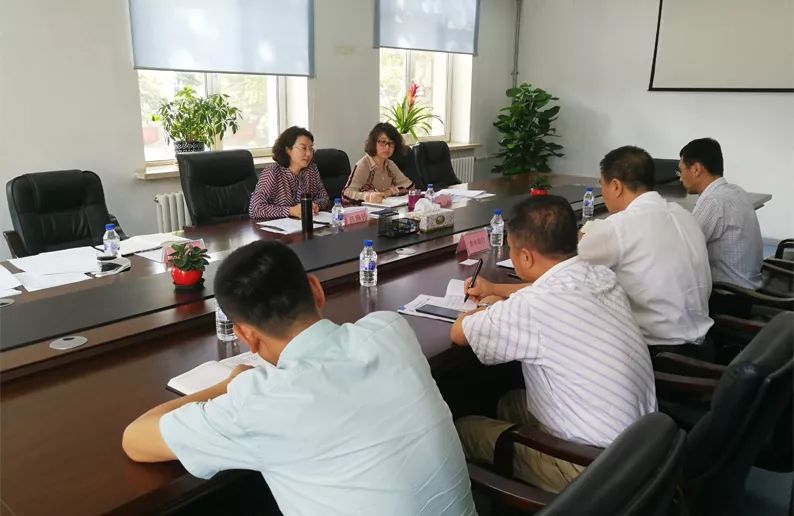 吉林省地方金融监督管理局副局长吕艳玲和银行保险处相关负责同志与