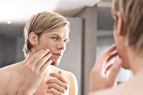 护肤不是女性的专利,男士也做保养?原来护肤品市场竟然这么大!_男性