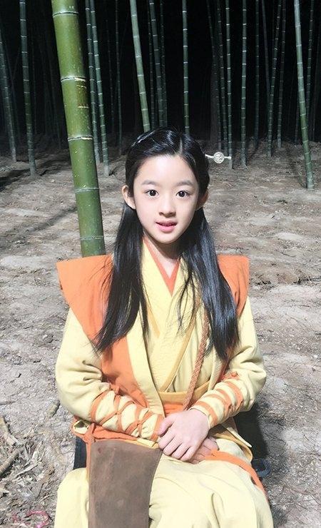 小楚乔又拍新剧,12岁就担女主,出落得亭亭玉立,是下个杨幂!