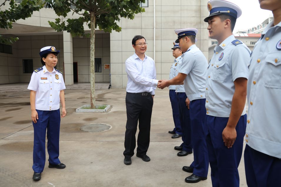 邢台市委常委副市长张强中秋节检查指导一线消防执勤工作