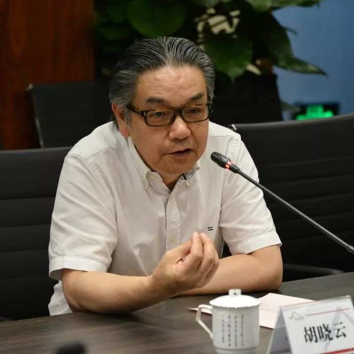 雕塑作者赵志荣及其创作团队,龙华烈士纪念馆薛峰馆长,国家一级美术师