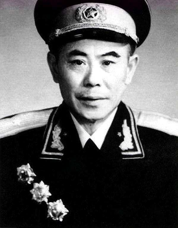 原创他既是独臂将军又是瘸腿将军1955年官拜少将但特殊一点也不搞