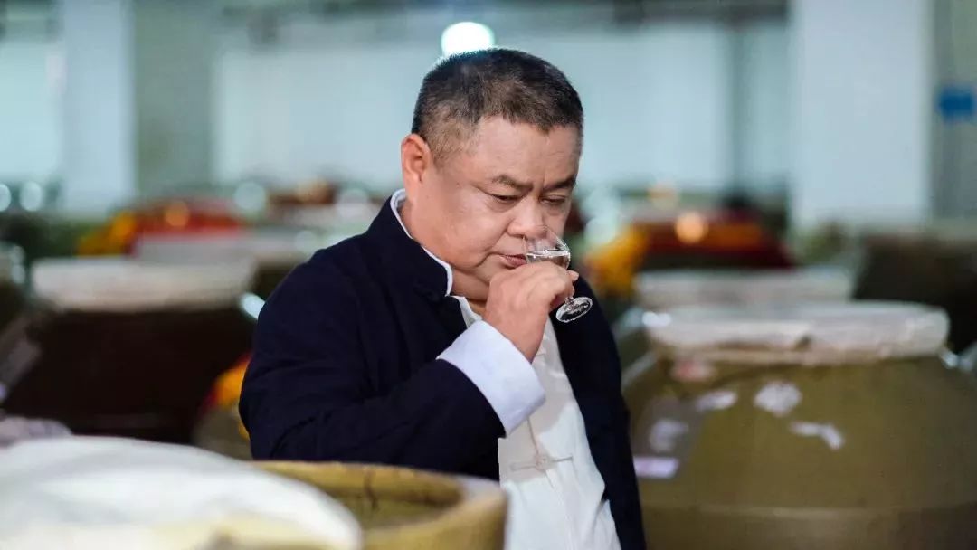 徐强大师为您揭开白酒内幕今天,一位国家级酱酒勾调大师毕竟大