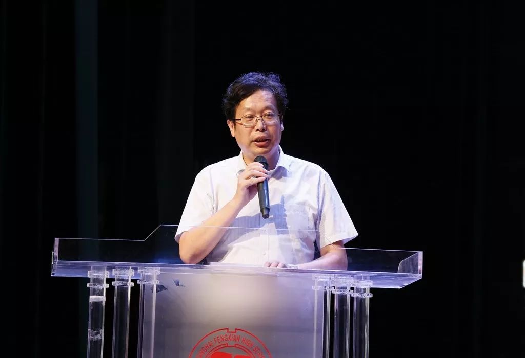 奉贤中学"六个模范",服务明星,优秀班主任,教学能手,优秀指导老师