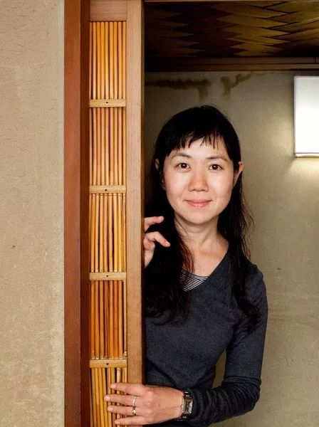 浓烈而幽微的福克纳,锐利而絮叨的贝娄或佻达而炫奇的罗斯相较起来