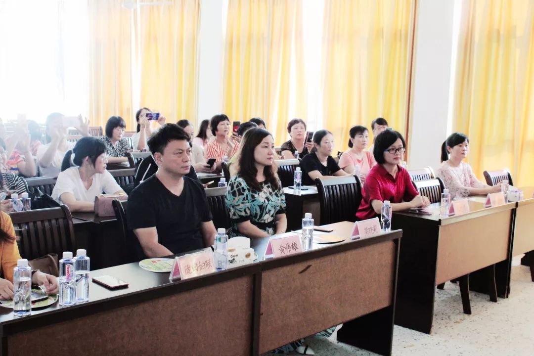 陇田陇田镇举办月圆中秋品读会暨摄影技巧交流沙龙