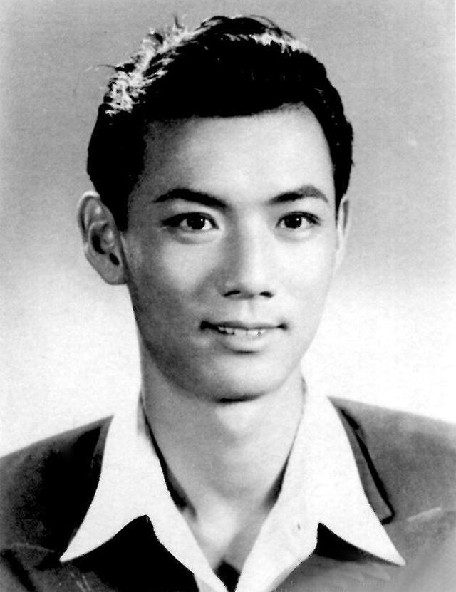 老照片:建国70年,70位影坛帅哥,从金焰到吴京,看银幕美男变化