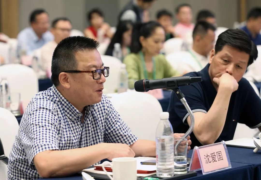 县领导敖煜新,周志方,姚夏林,沈健参加了本次座谈会.
