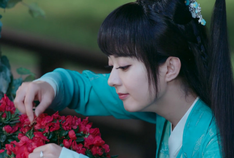 版本之外,其实还有一个人在荧幕上诠释过,那便是《青云志》中的赵丽颖