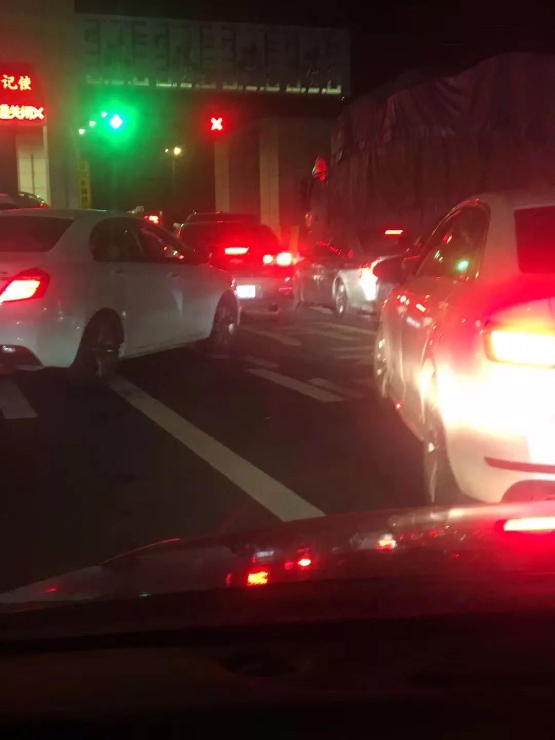 昨夜,浙江返乡大军哭了:我被堵车玩弄于股掌之间!_杭州