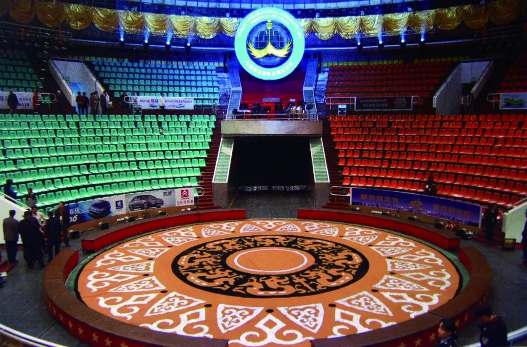 武汉杂技厅项目造型优美大方,与当地民族文化相呼应,充分利用了基地