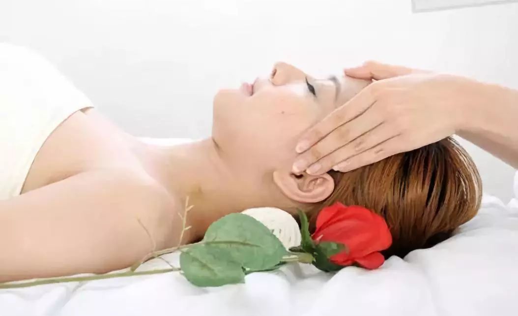 头部氧疗,小野暖姜慢热疗法,面部补水修护,特色艾灸养生,头皮检测