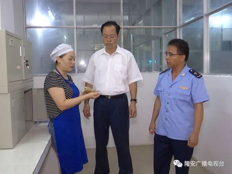 另据报道,9月11日隆安县副县长佘集辉率检查组先后到隆安县佳佳饼屋