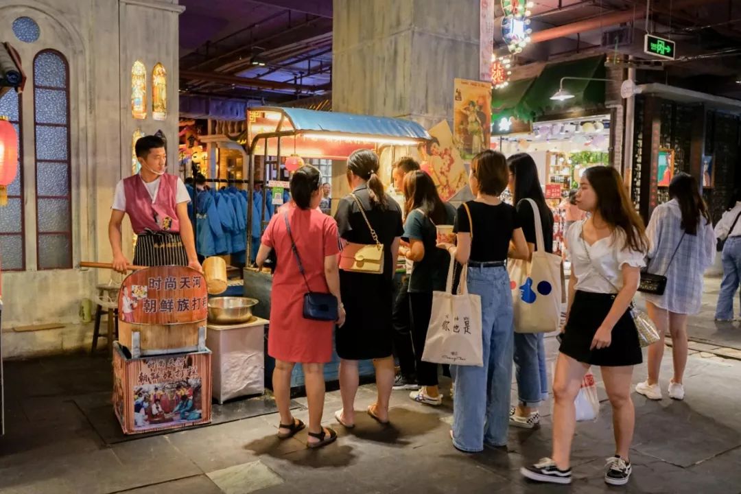 逛街必备小吃!时尚天河的手锤"脏脏糕",14块填饱2个女生!