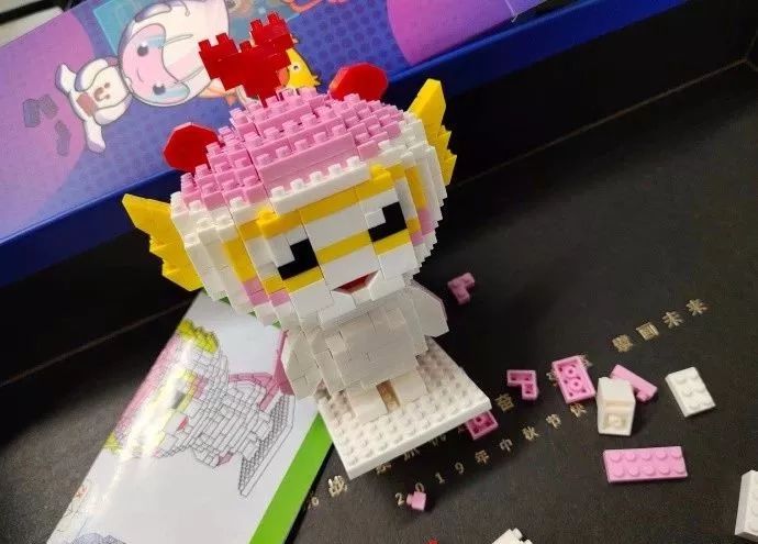 推出礼盒满满的中国风趣头条趣头条把吉祥物和房子一起打包送给你图源